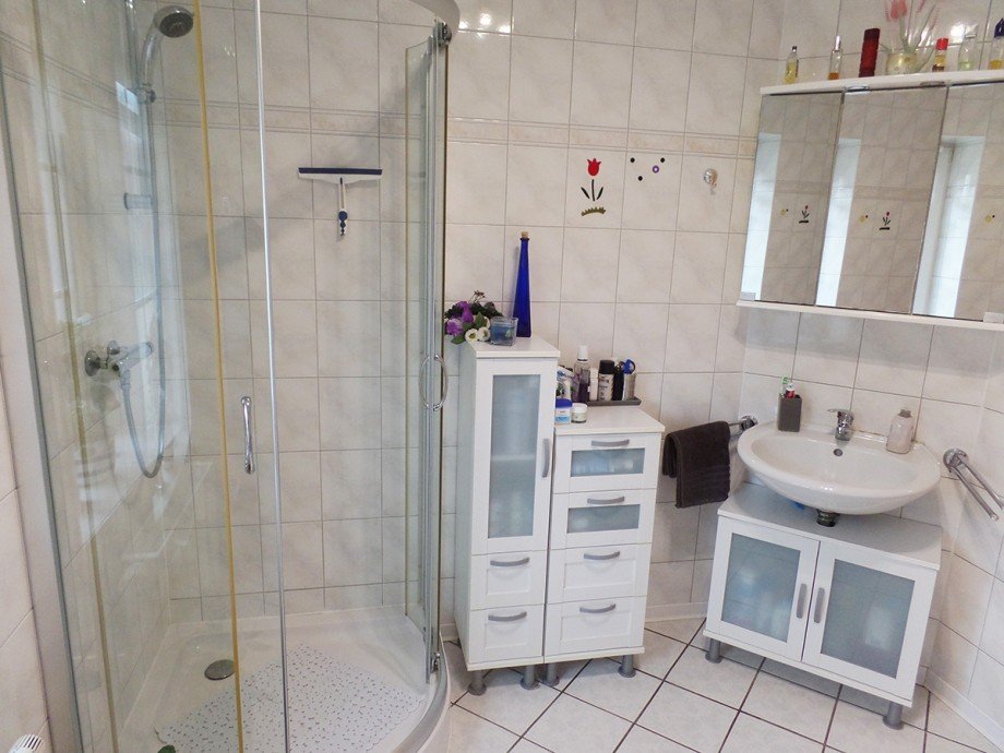 Bad EG Zweifamilienhaus L�bberstedt
