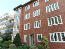 Hauseingang Sichere Kapitalanlage, 3-Zimmer Eigentumswohnung im beliebten Barkhof-Viertel