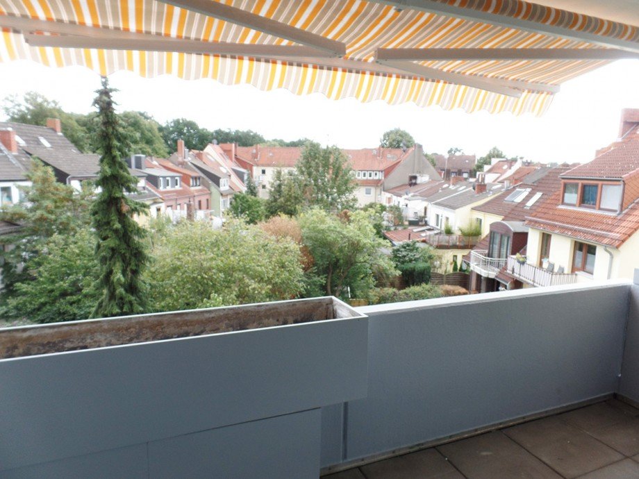 Balkon mit Markise Etagenwohnung Bremen
