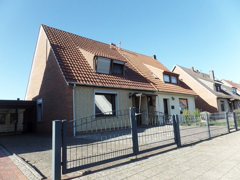 Hausansicht Bremen Doppelhaush�lfte Doppelhaush�lfte mit viel Potenzial und sch�nem Grundst�ck in Alt-Arsten