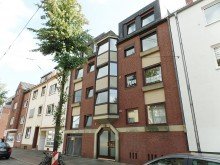 Hausansicht Hastedt, schicke 2-Zimmer-Eigentumswohnung mit Sonnenbalkon und Garage