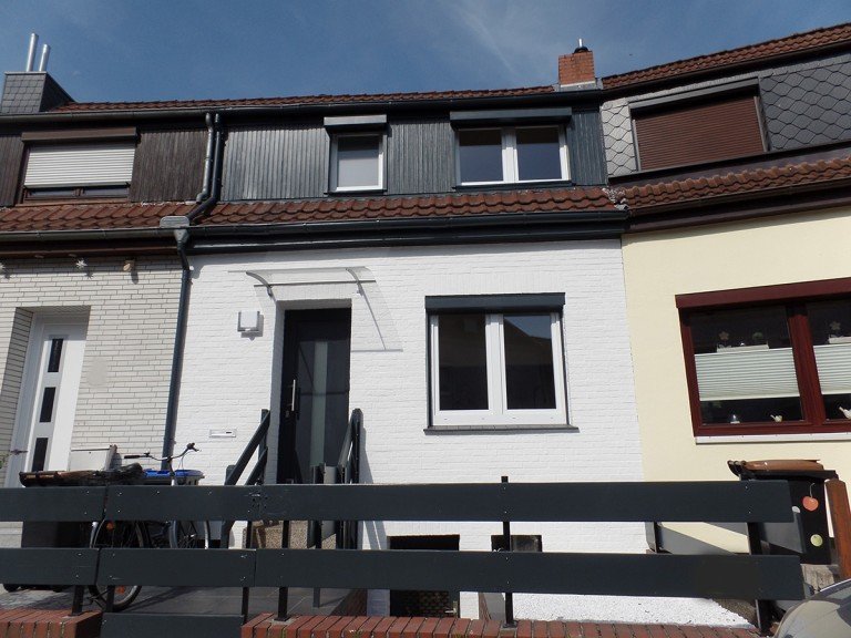 Hausansicht Bremen Reihenmittelhaus Findorff, kleines Schmuckst�ck mit idyllischem Sonnengarten