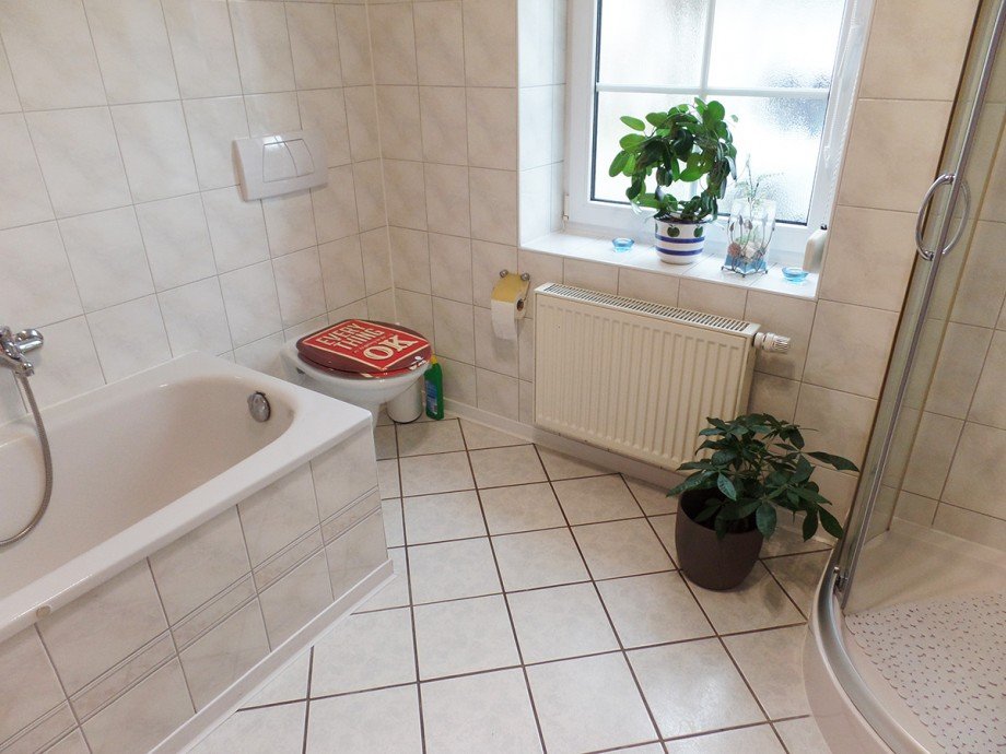 Bad EG Zweifamilienhaus L�bberstedt