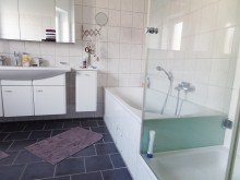 Badansicht Wohnen in erstklassiger B�rgerparklage: Traumhafte 4 Zimmer-Wohnung mit 2 Balkone und Garage