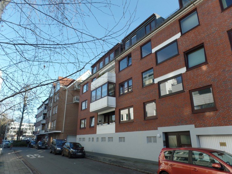 Hausansicht Bremen Etagenwohnung Toplage Neustadt: Attraktive 3-Zimmer Eigentumswohnung mit Sonnenbalkon